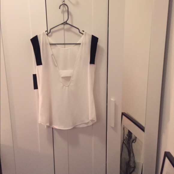 Zara basics white and black accent tank - Picture 2 of 4